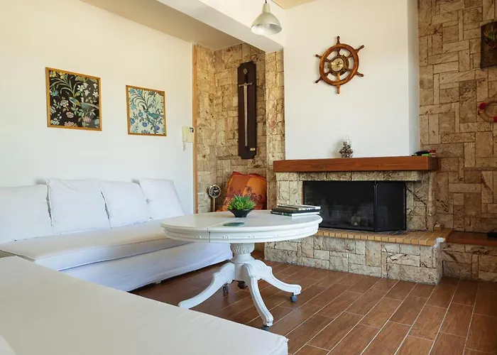 Kleoni\'S Cottage